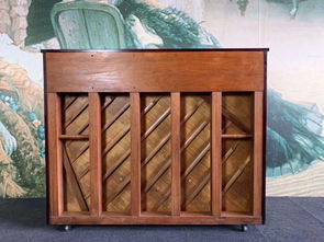 鋼琴知識 鋼琴的外殼樣式 顏色與規(guī)格有什么關系嗎