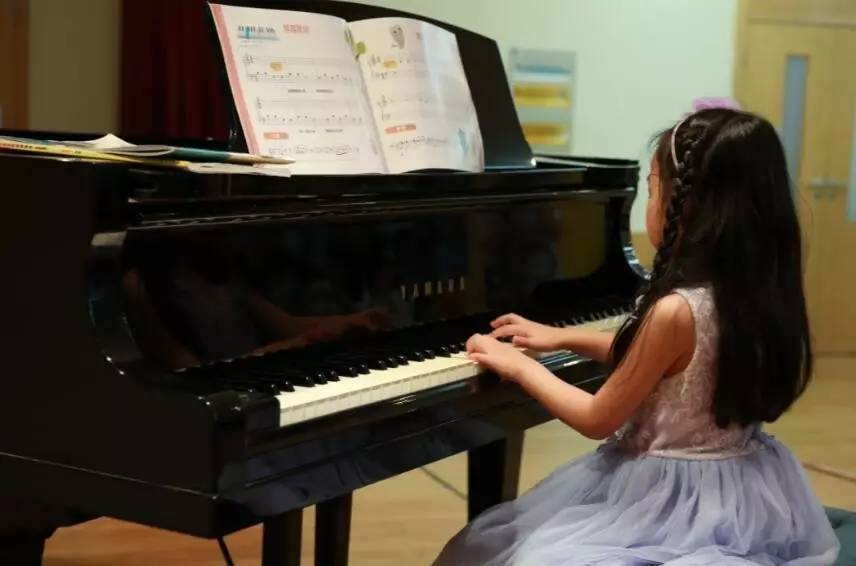 孩子彈鋼琴，手型一定要規范嗎？